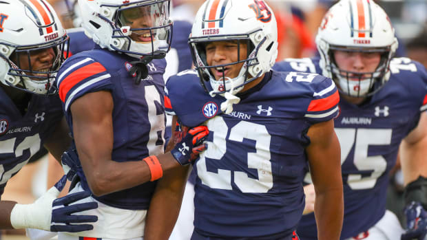 Jeremiah Cobb vs UMass - Eric Starling/Auburn Daily